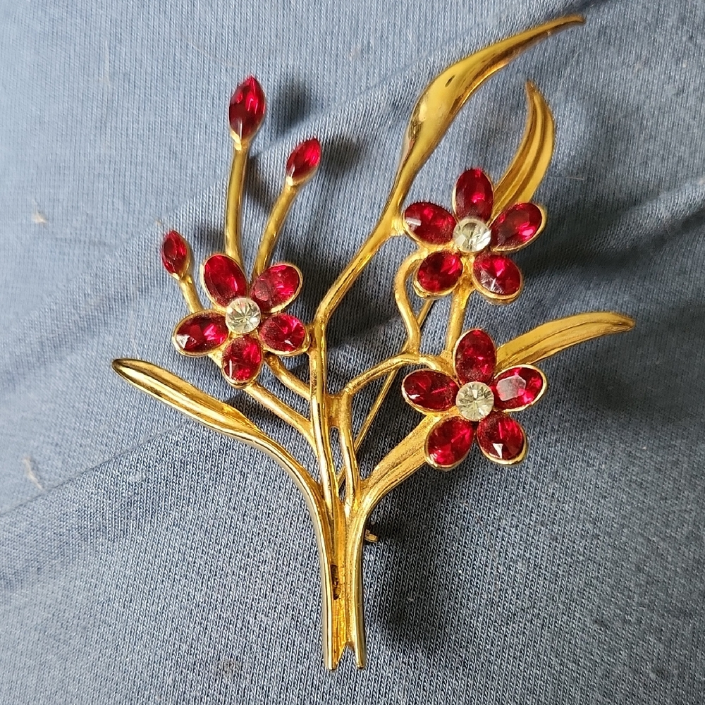 Source Unknown Gold and Red Floral Brooch